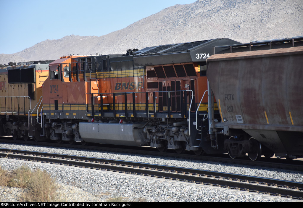 BNSF 3724